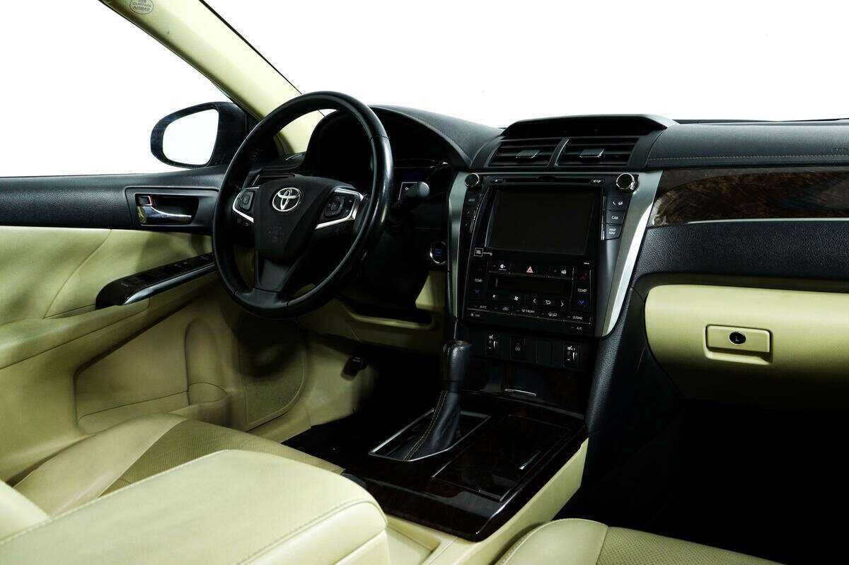 Toyota Camry 2017 года с пробегом. Фото: #8