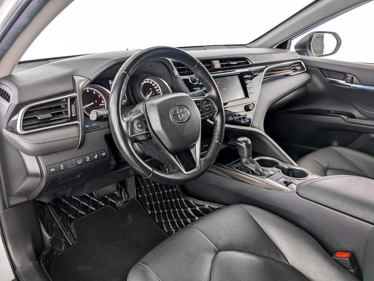 Toyota Camry 2021 года с пробегом. Фото: #13