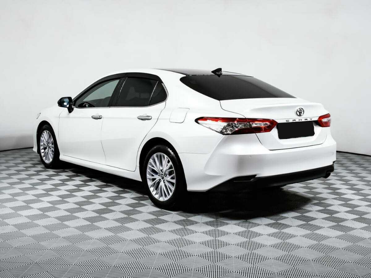 Toyota Camry 2019 года с пробегом. Фото: #6