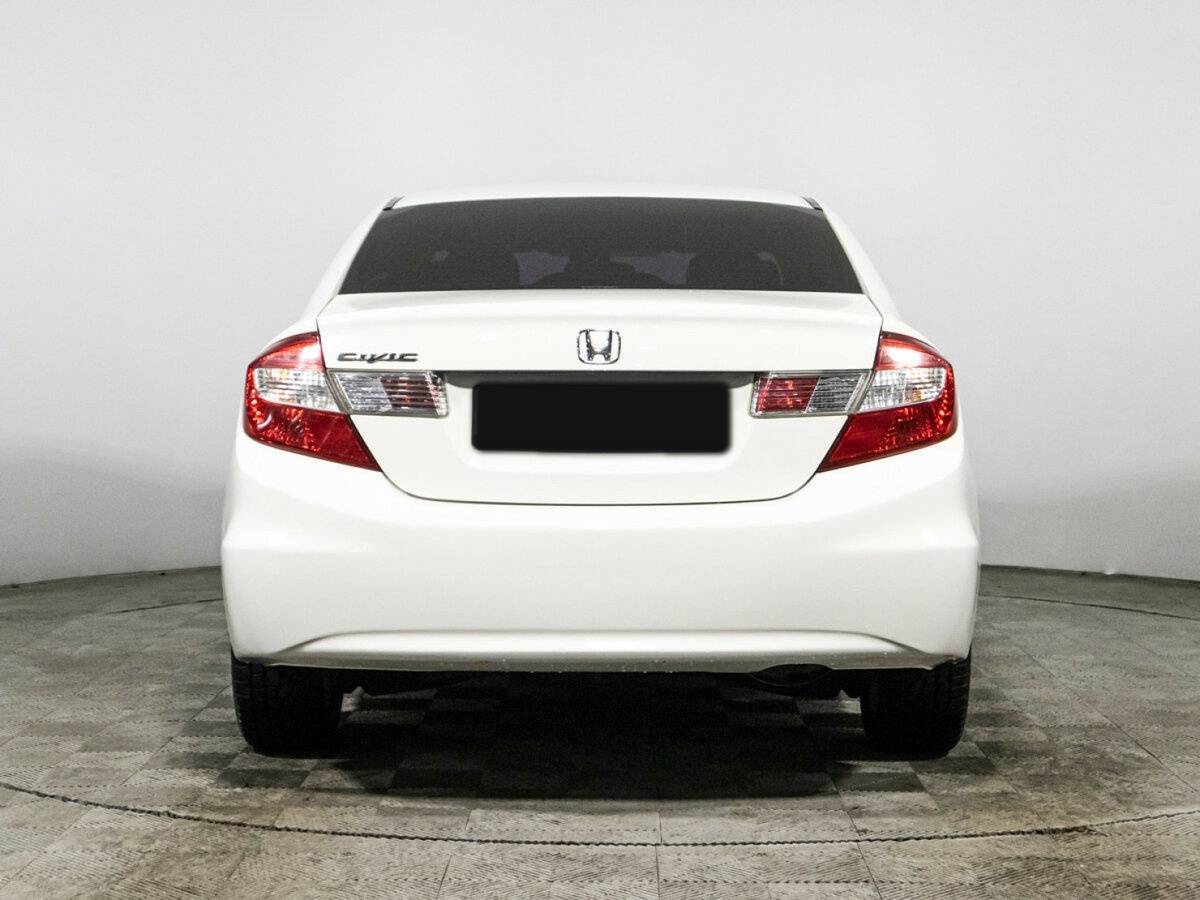 Honda Civic 2012 года с пробегом. Фото: #5