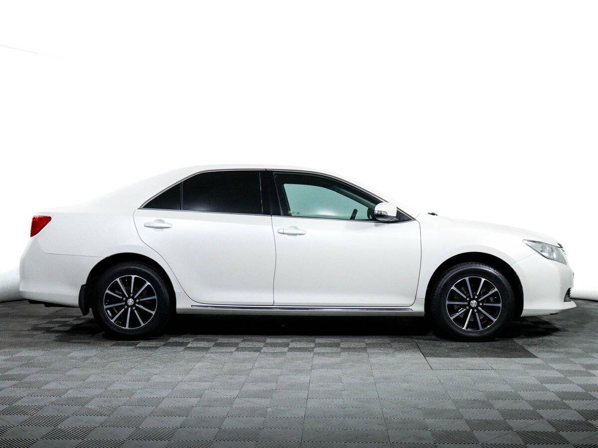 Toyota Camry 2013 года с пробегом. Фото: #3
