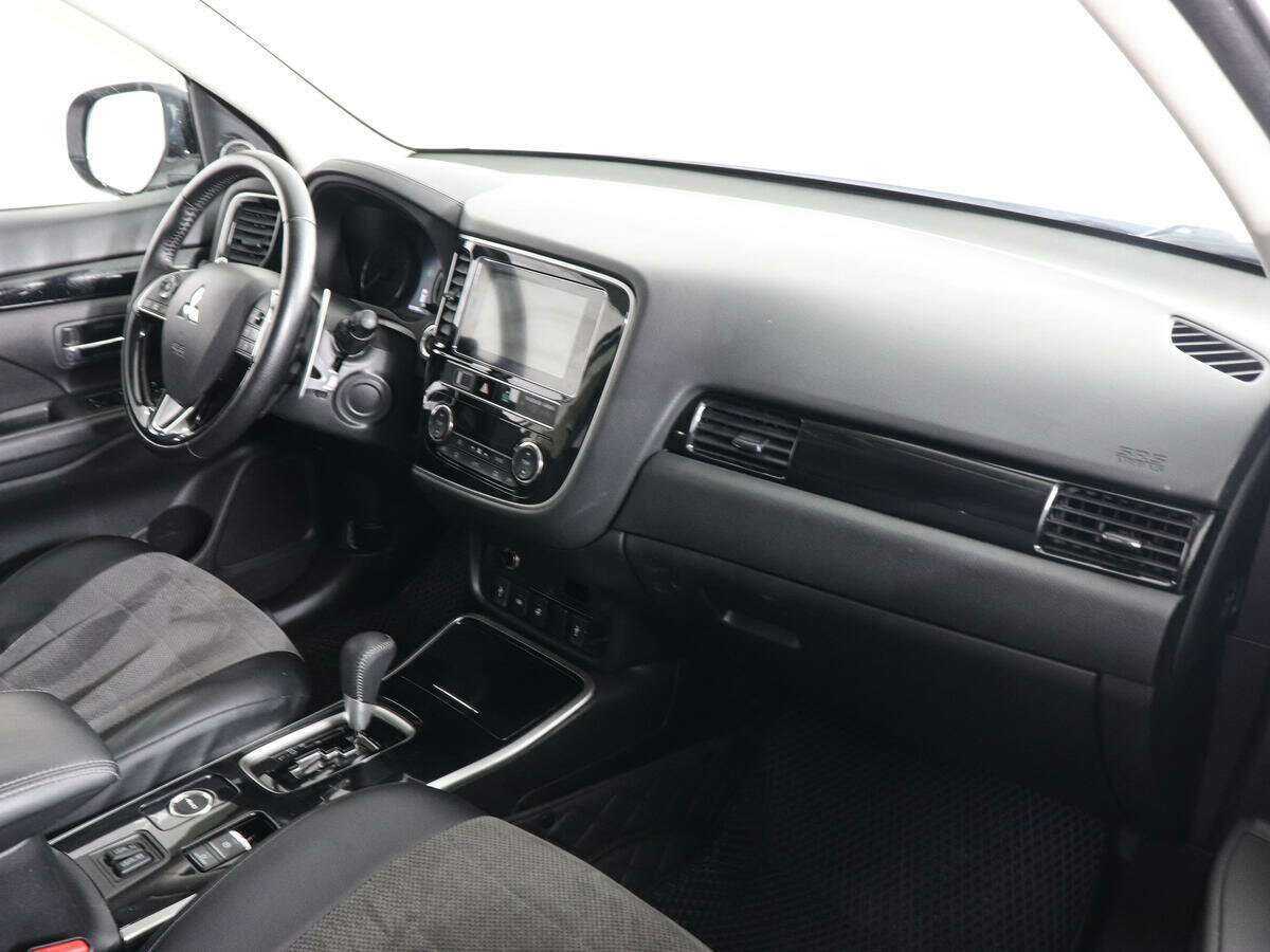 Mitsubishi Outlander 2020 года с пробегом. Фото: #8