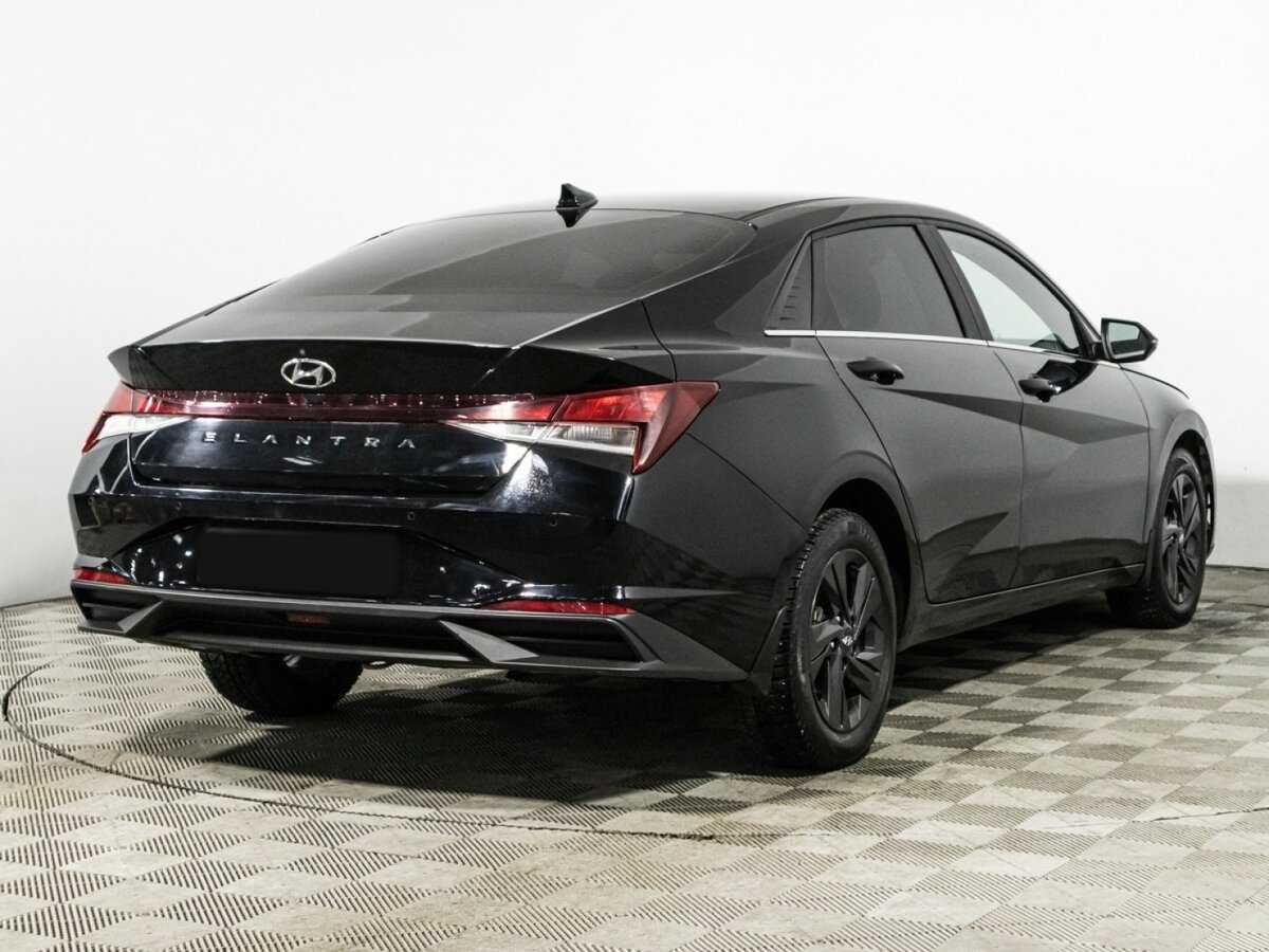 Hyundai Elantra 2021 года с пробегом. Фото: #4
