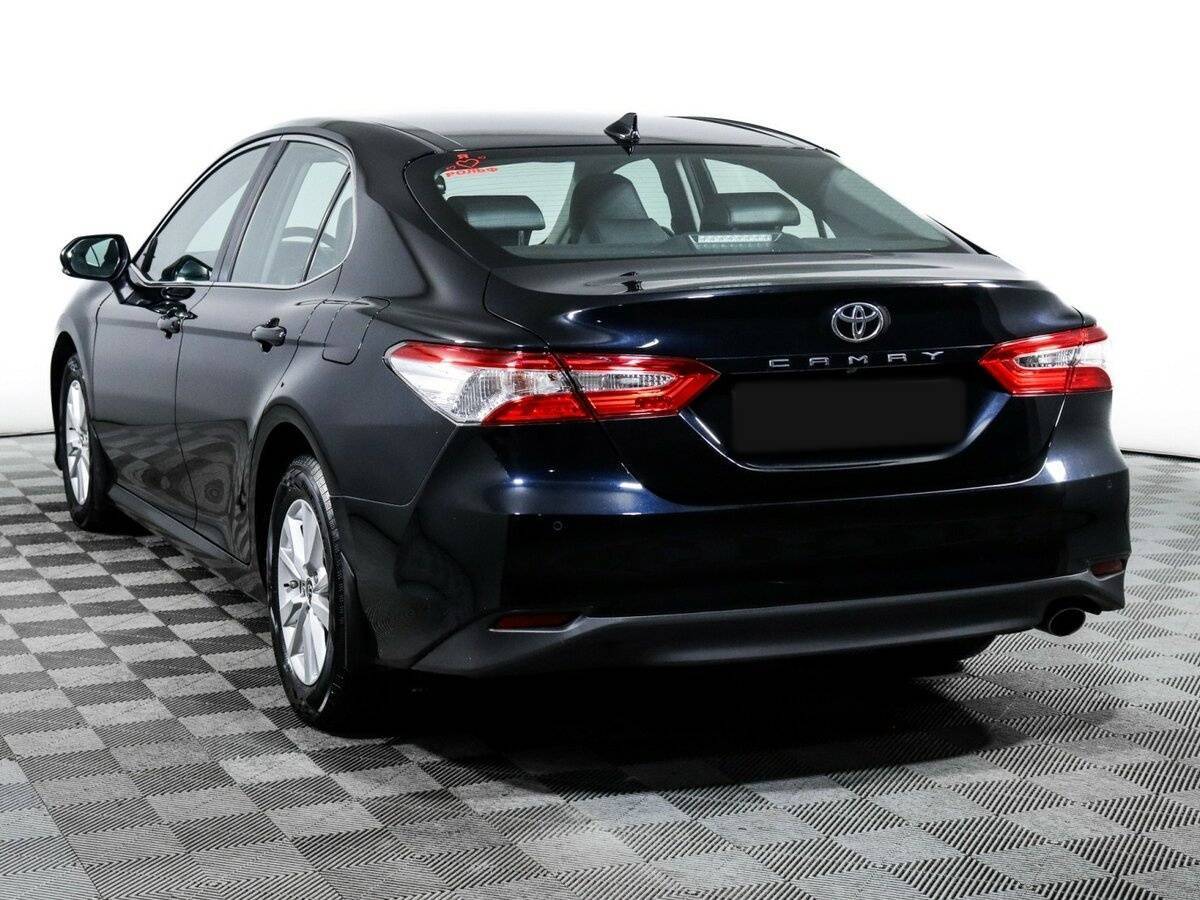 Toyota Camry 2019 года с пробегом. Фото: #5