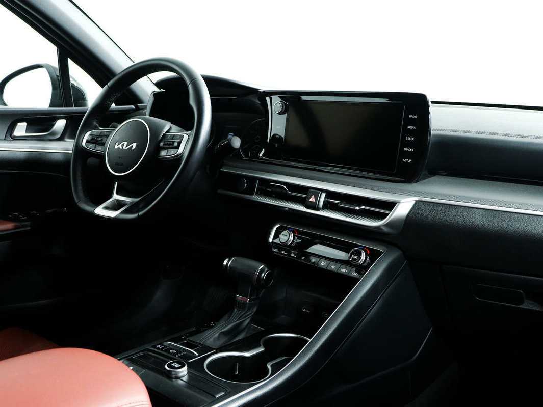 Kia K5 2022 года с пробегом. Фото: #8