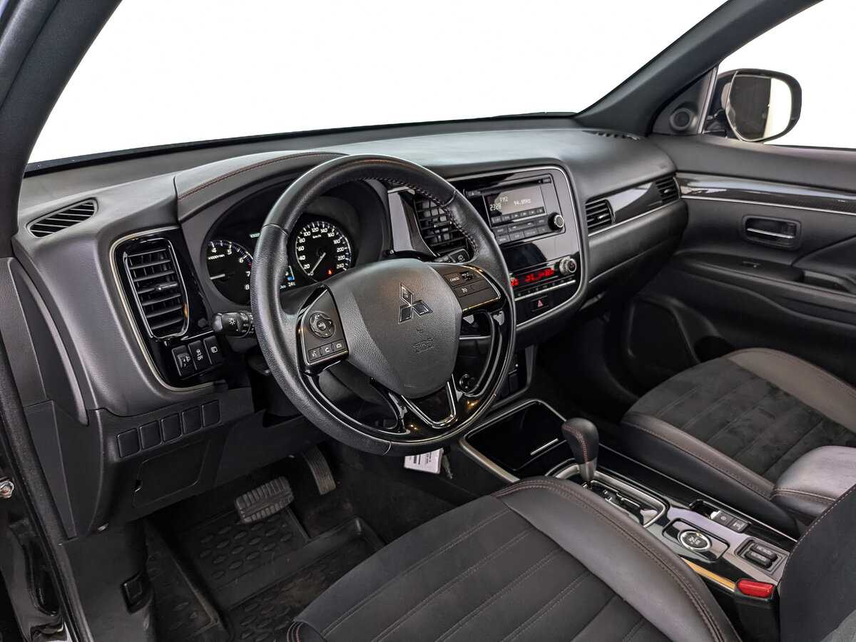 Mitsubishi Outlander 2021 года с пробегом. Фото: #14