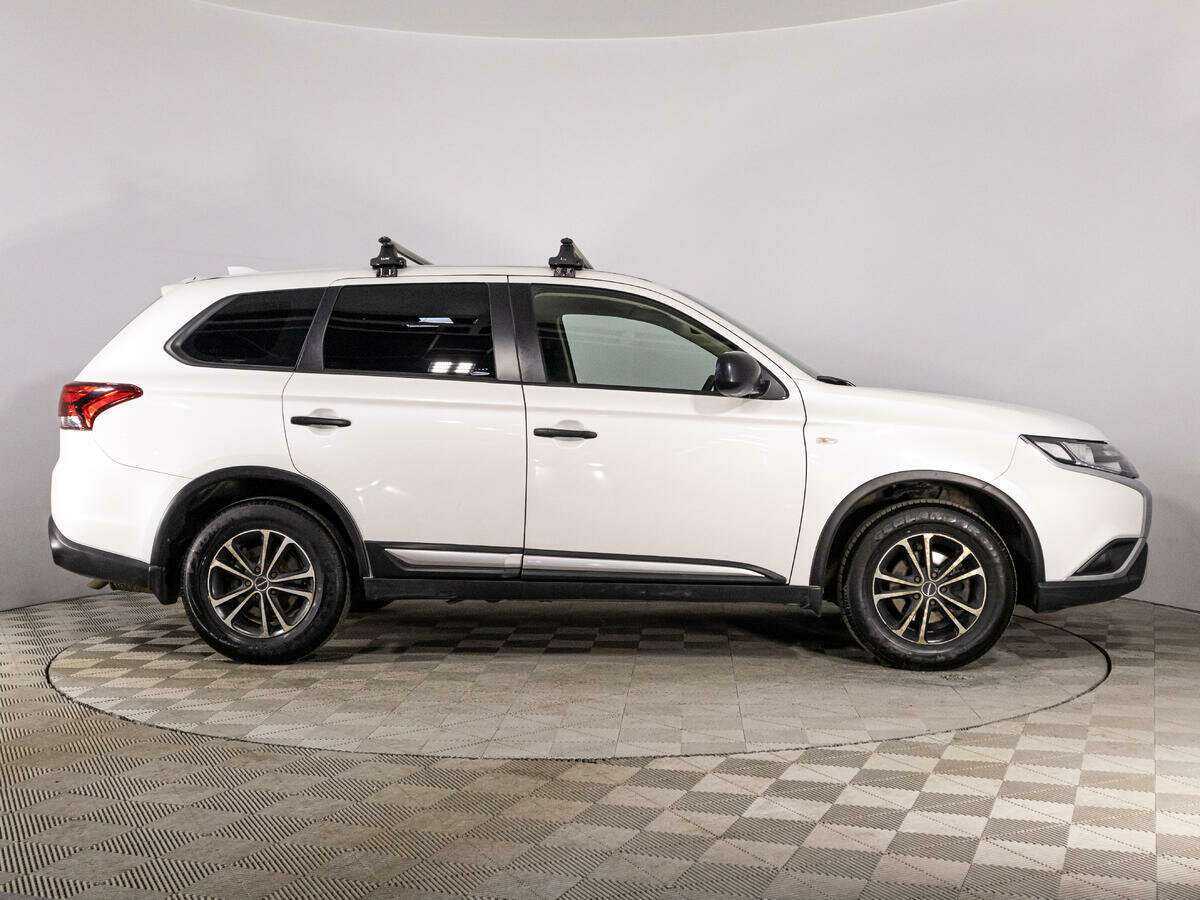Mitsubishi Outlander 2020 года с пробегом. Фото: #3