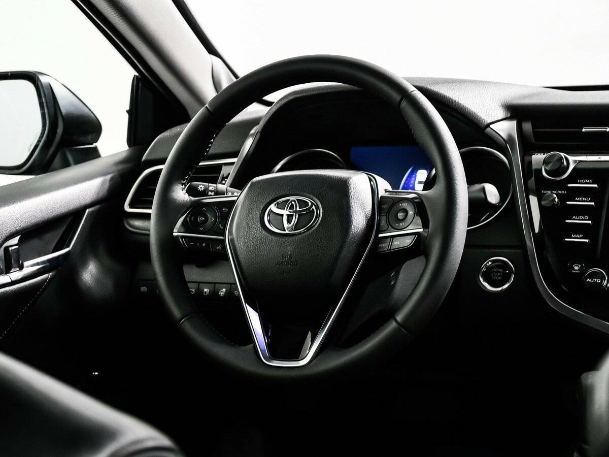 Toyota Camry 2019 года с пробегом. Фото: #15