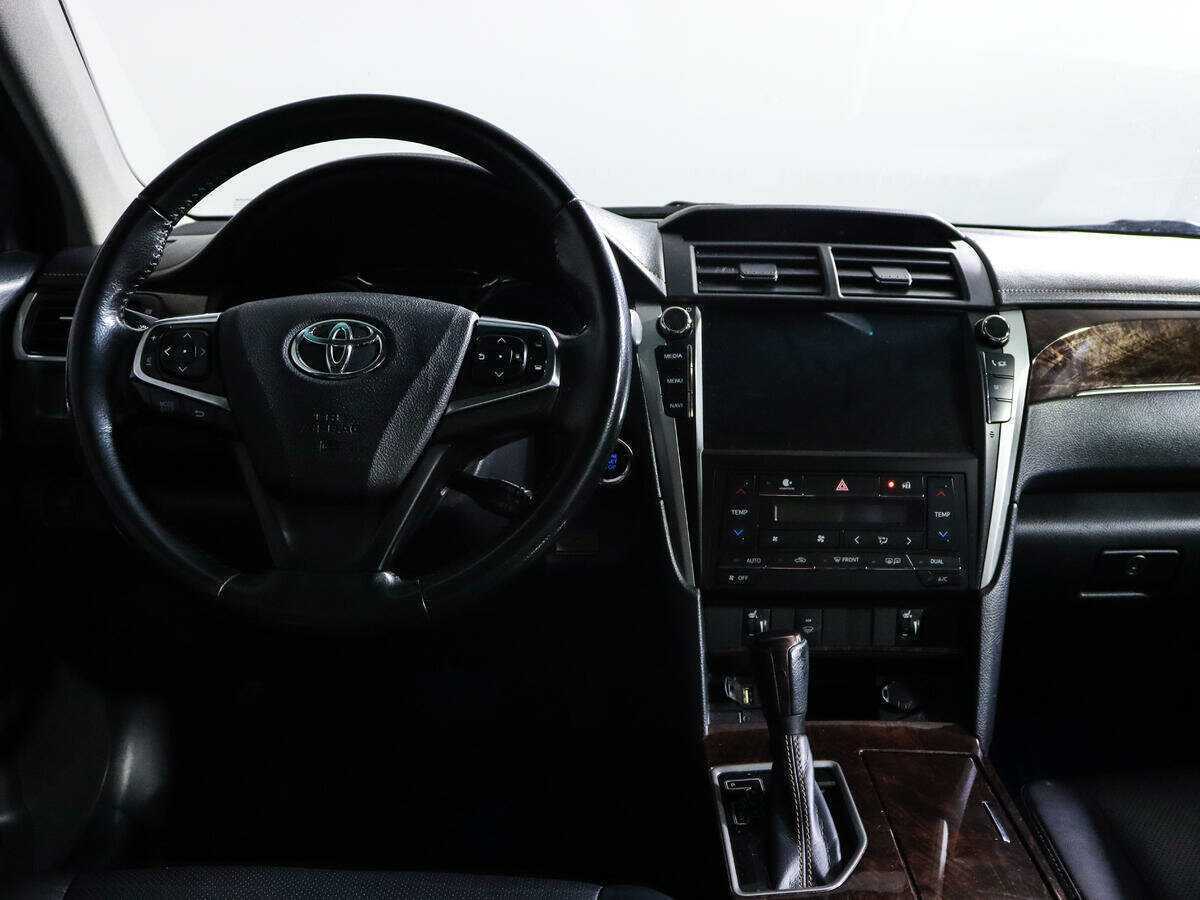 Toyota Camry 2018 года с пробегом. Фото: #9