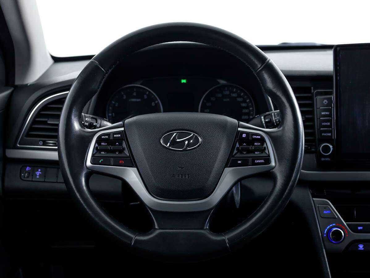 Hyundai Elantra 2018 года с пробегом. Фото: #17
