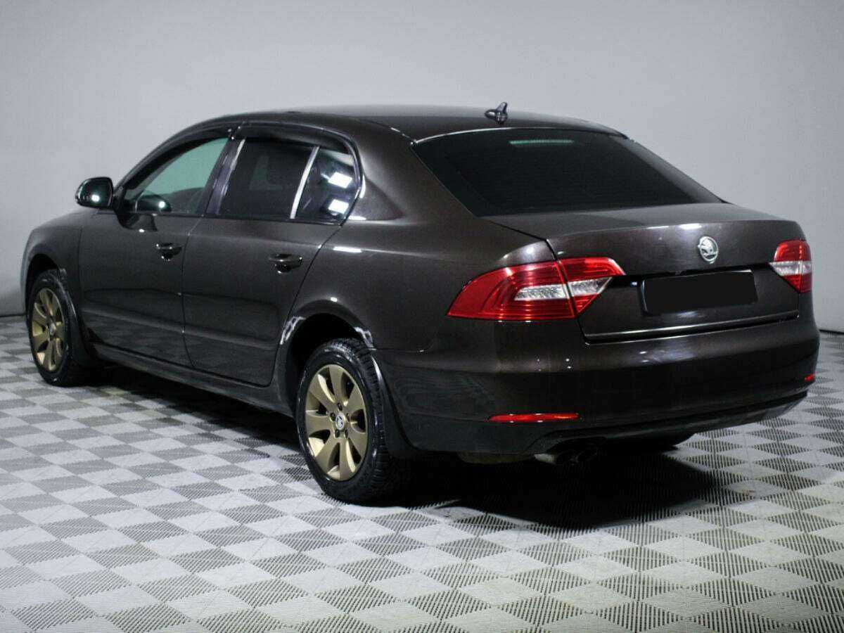 Skoda Superb 2014 года с пробегом. Фото: #5