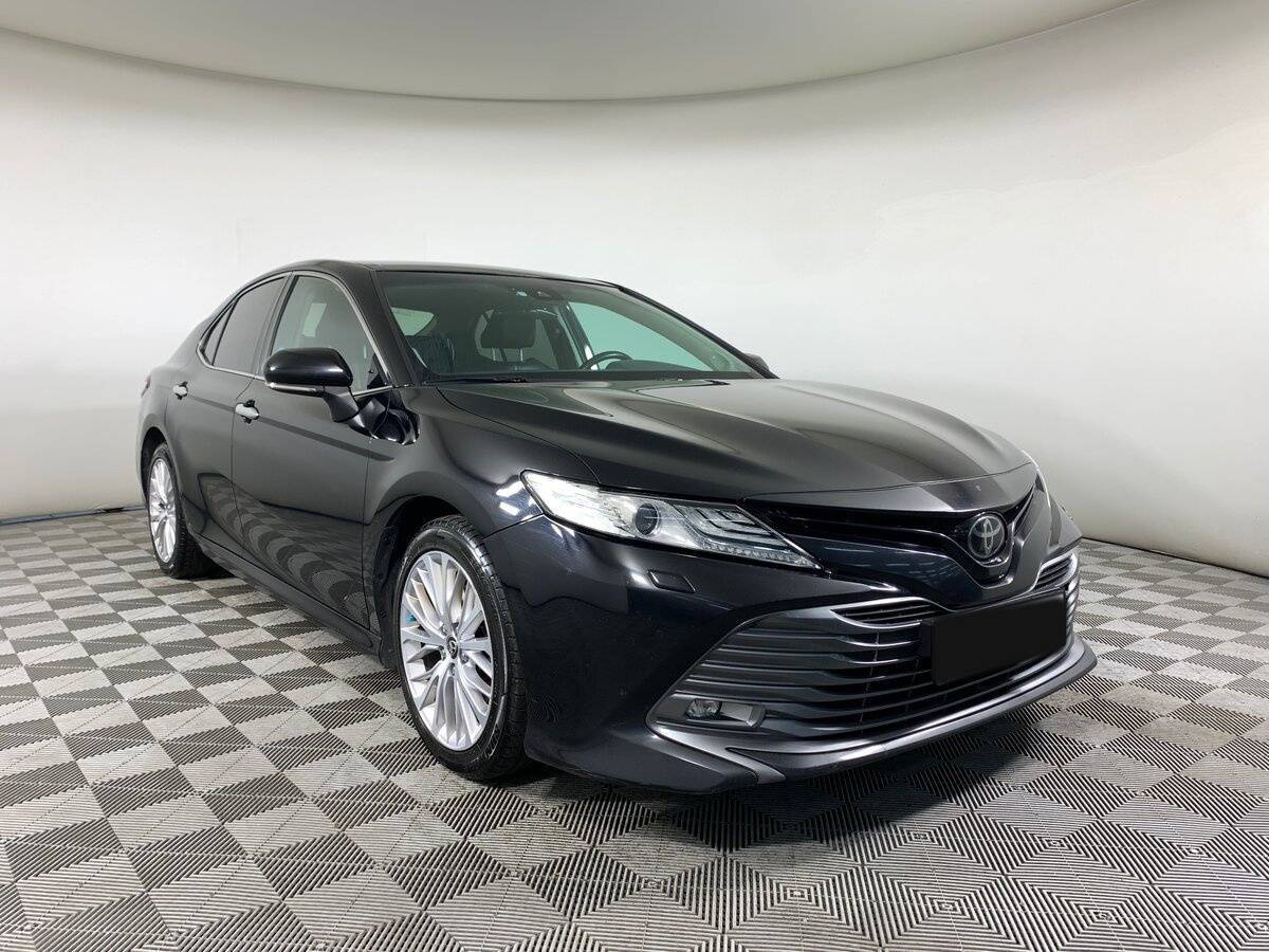 Toyota Camry 2018 года с пробегом. Фото: #2