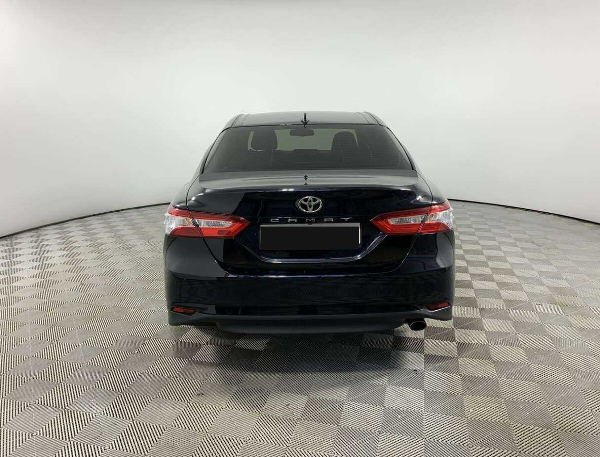 Toyota Camry 2019 года с пробегом. Фото: #5
