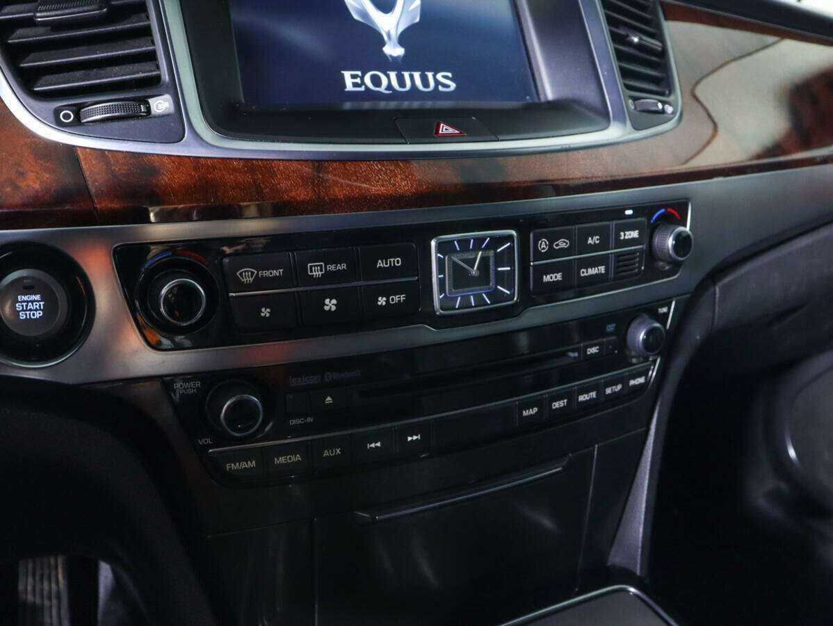 Hyundai Equus 2014 года с пробегом. Фото: #21
