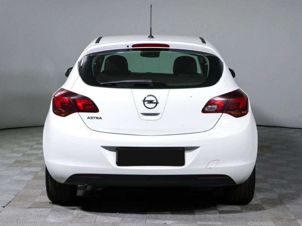 Opel Astra 2012 года с пробегом. Фото: #4