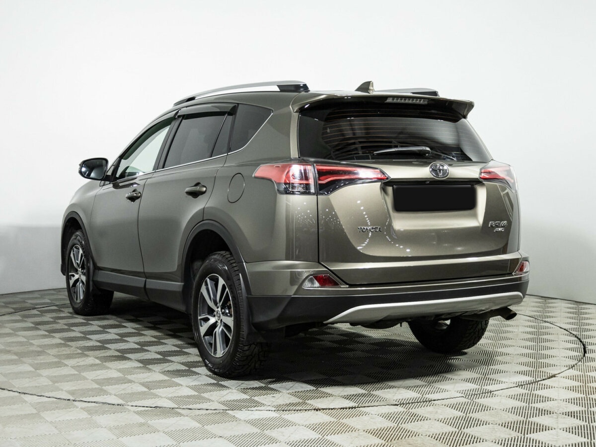 Toyota RAV4 2018 года с пробегом. Фото: #5