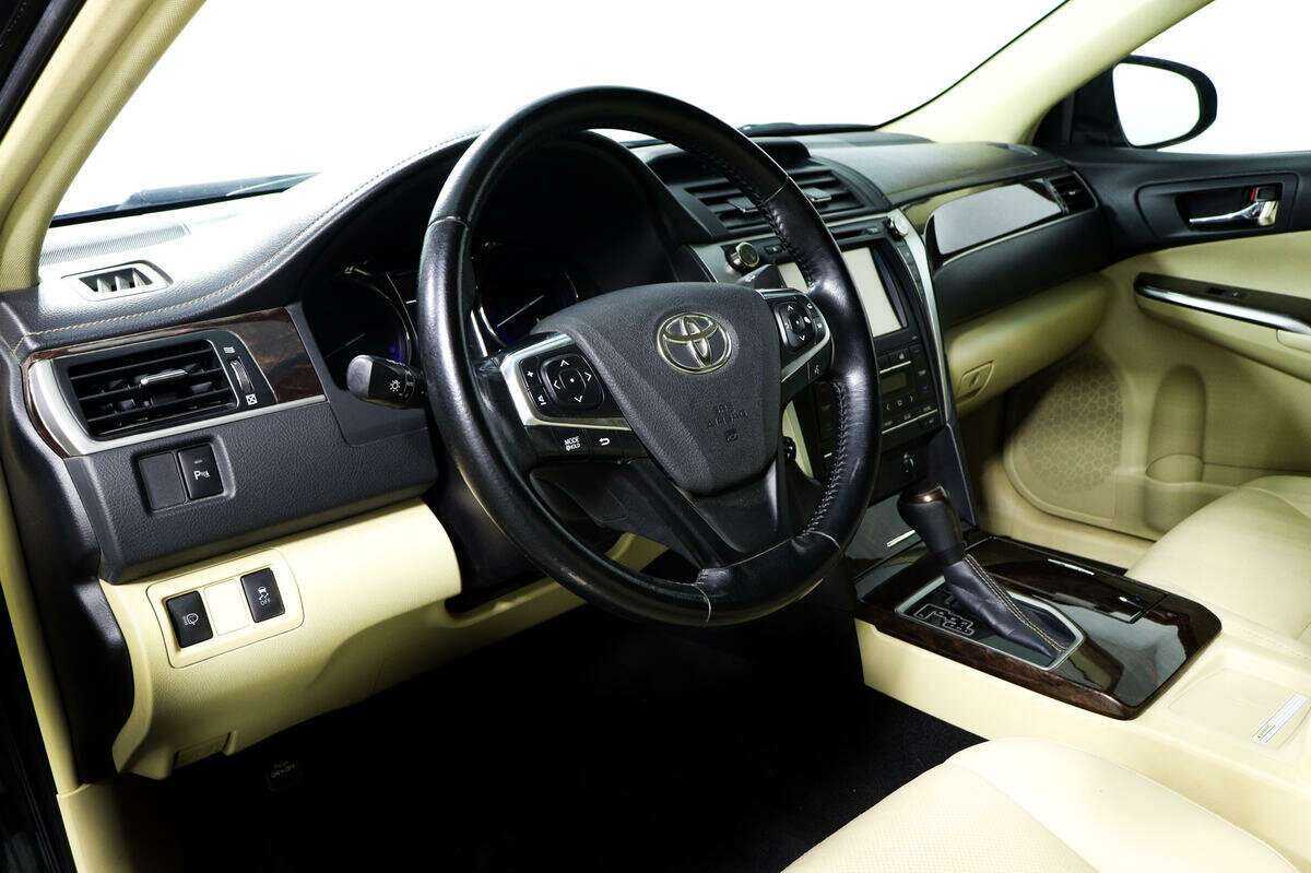 Toyota Camry 2017 года с пробегом. Фото: #12