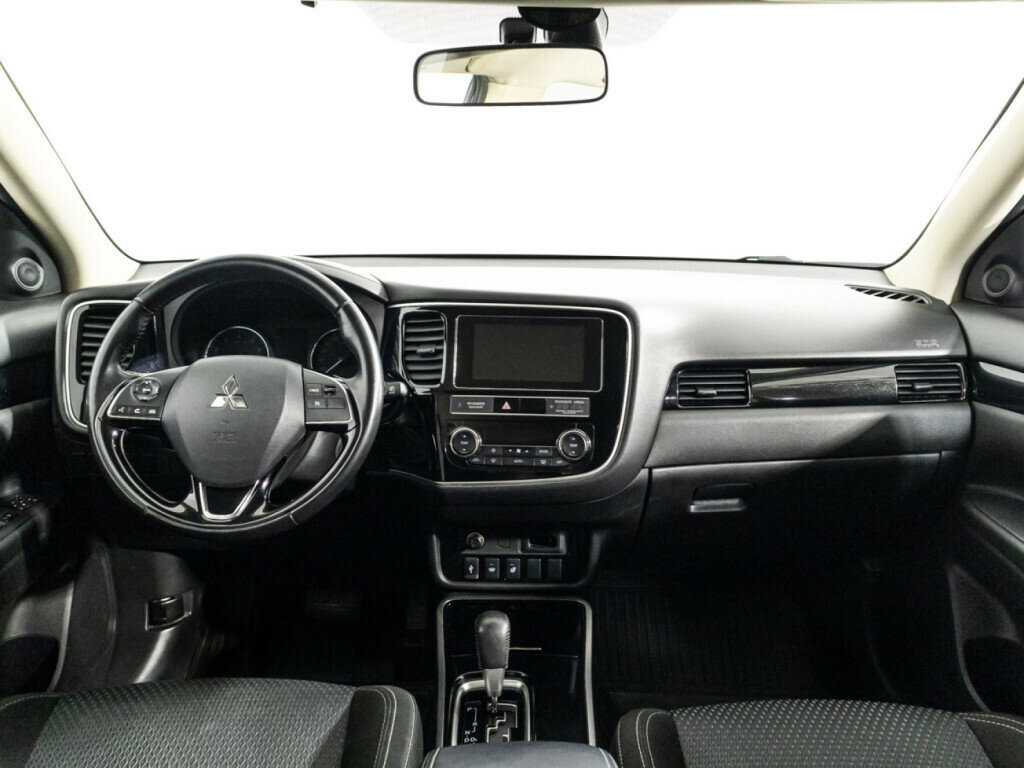 Mitsubishi Outlander 2018 года с пробегом. Фото: #12