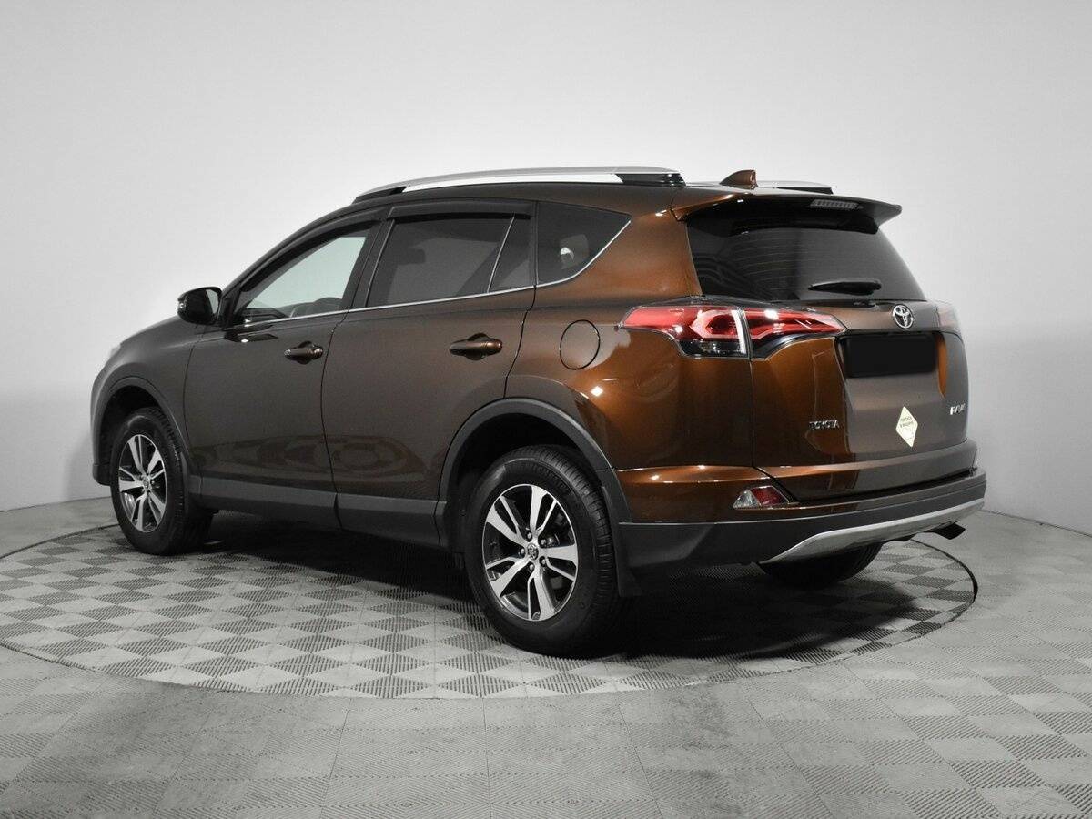 Toyota RAV4 2017 года с пробегом. Фото: #5
