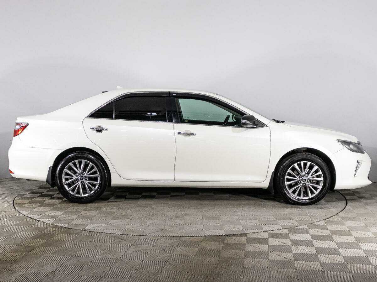 Toyota Camry 2017 года с пробегом. Фото: #3