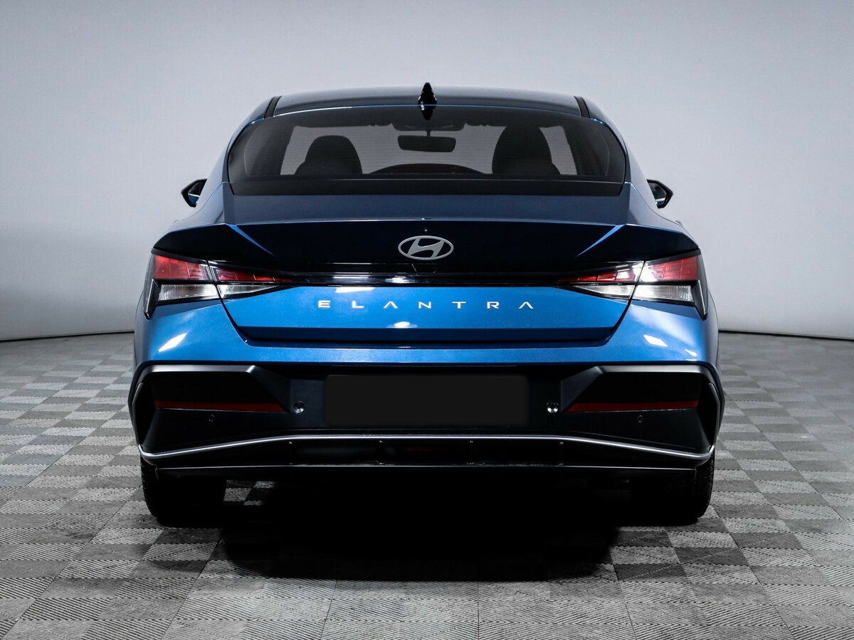 Hyundai Elantra 2023 года с пробегом. Фото: #4
