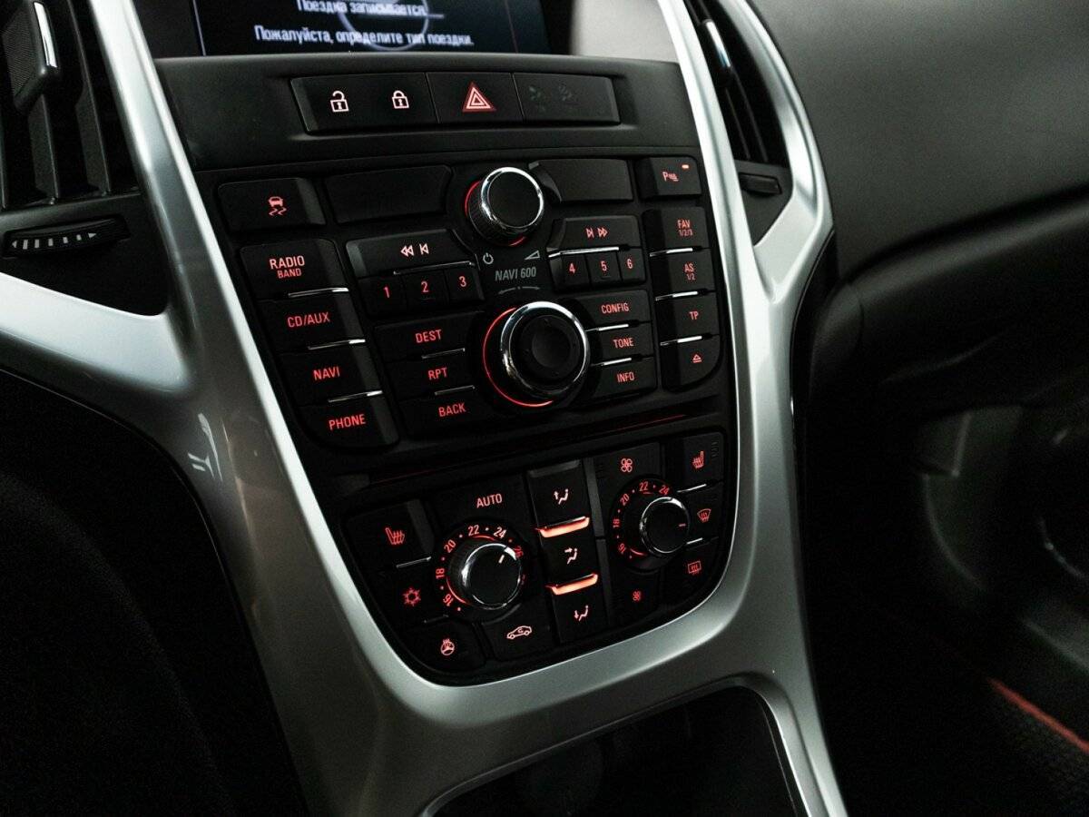 Opel Astra 2013 года с пробегом. Фото: #15