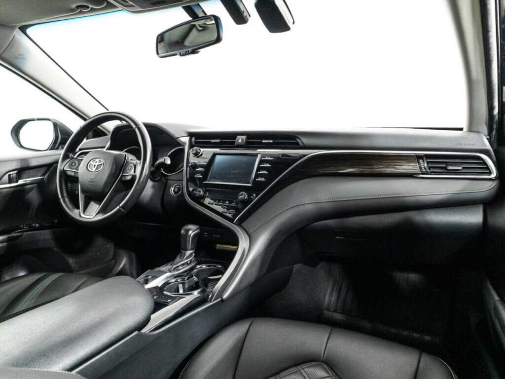 Toyota Camry 2018 года с пробегом. Фото: #8