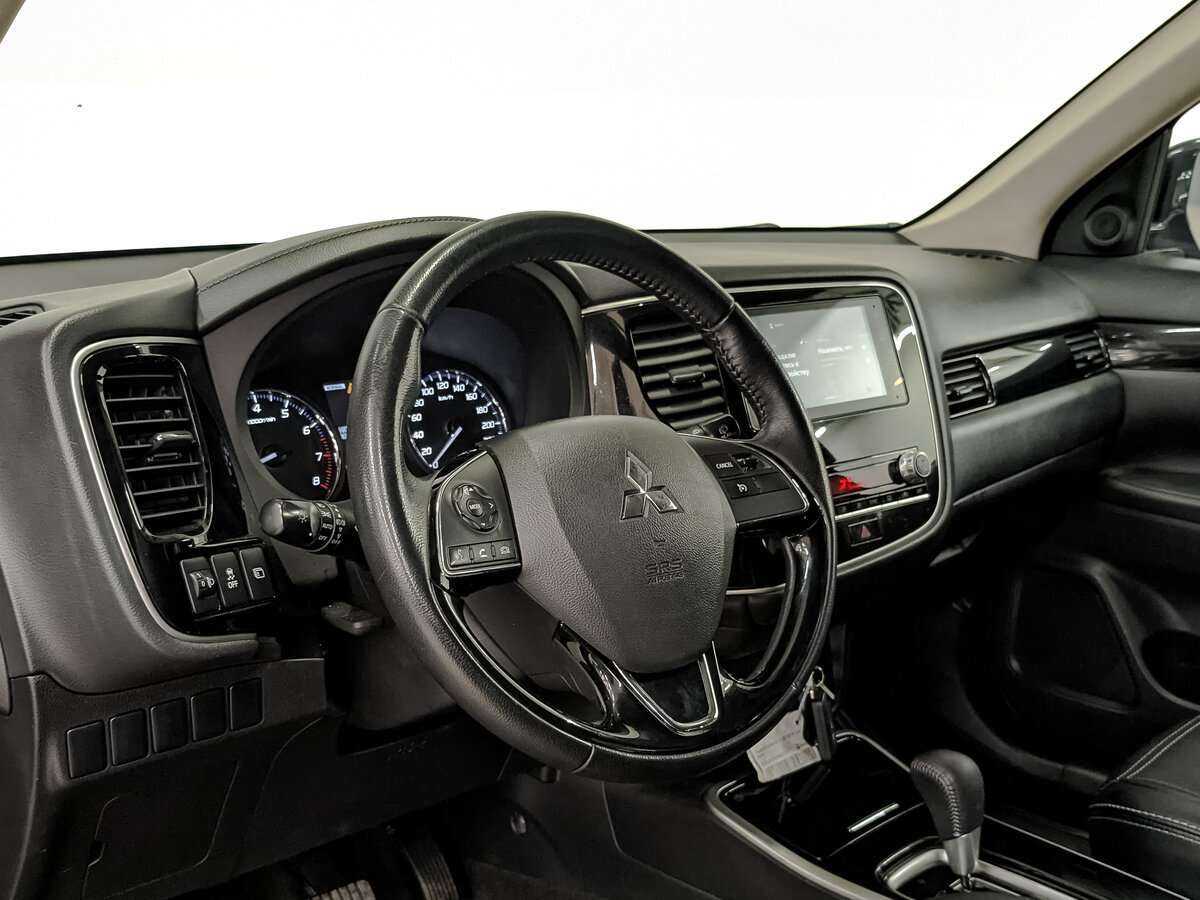 Mitsubishi Outlander 2020 года с пробегом. Фото: #10