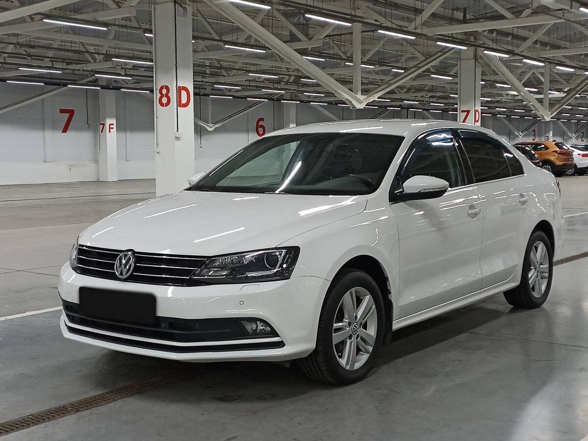 Volkswagen Jetta 2015 года с пробегом. Посмотреть фото