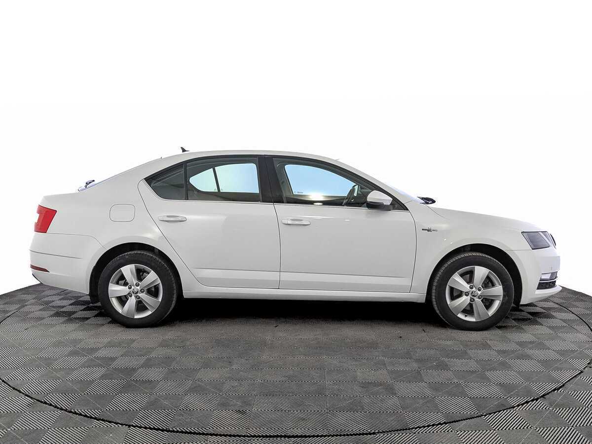 Skoda Octavia 2020 года с пробегом. Фото: #3