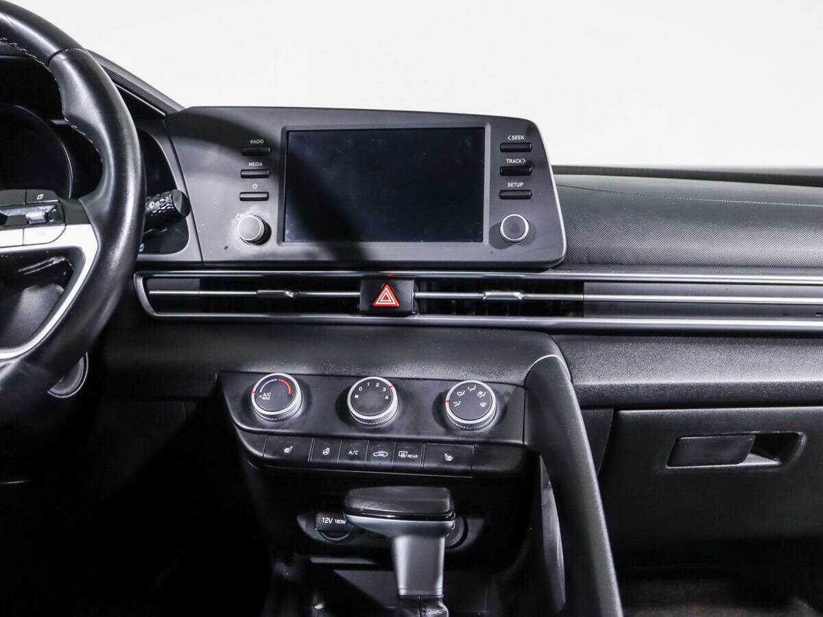Hyundai Elantra 2021 года с пробегом. Фото: #12