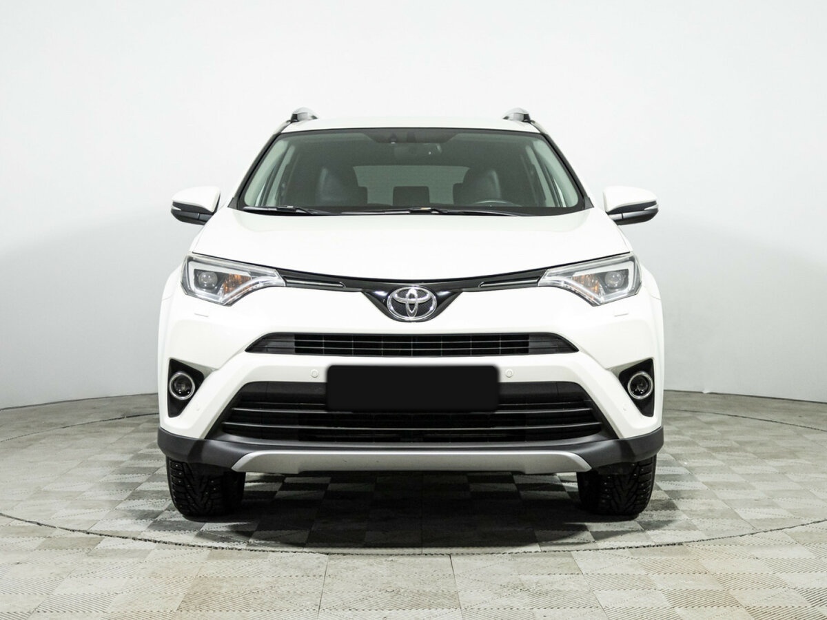 Toyota RAV4 2017 года с пробегом. Фото: #1