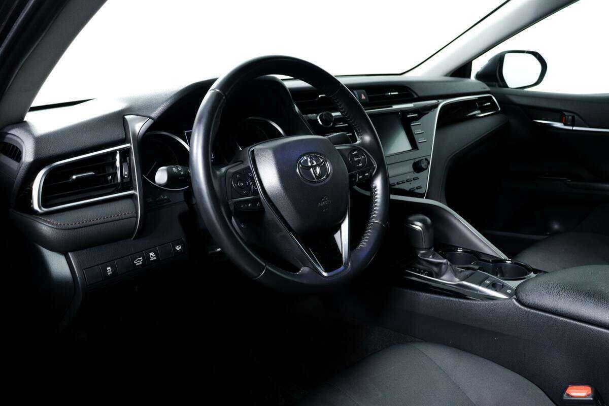 Toyota Camry 2019 года с пробегом. Фото: #11