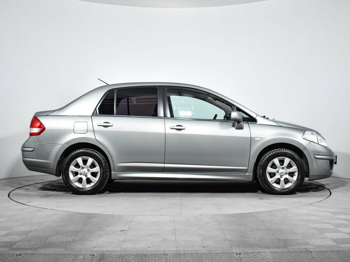 Nissan Tiida 2013 года с пробегом. Фото: #3