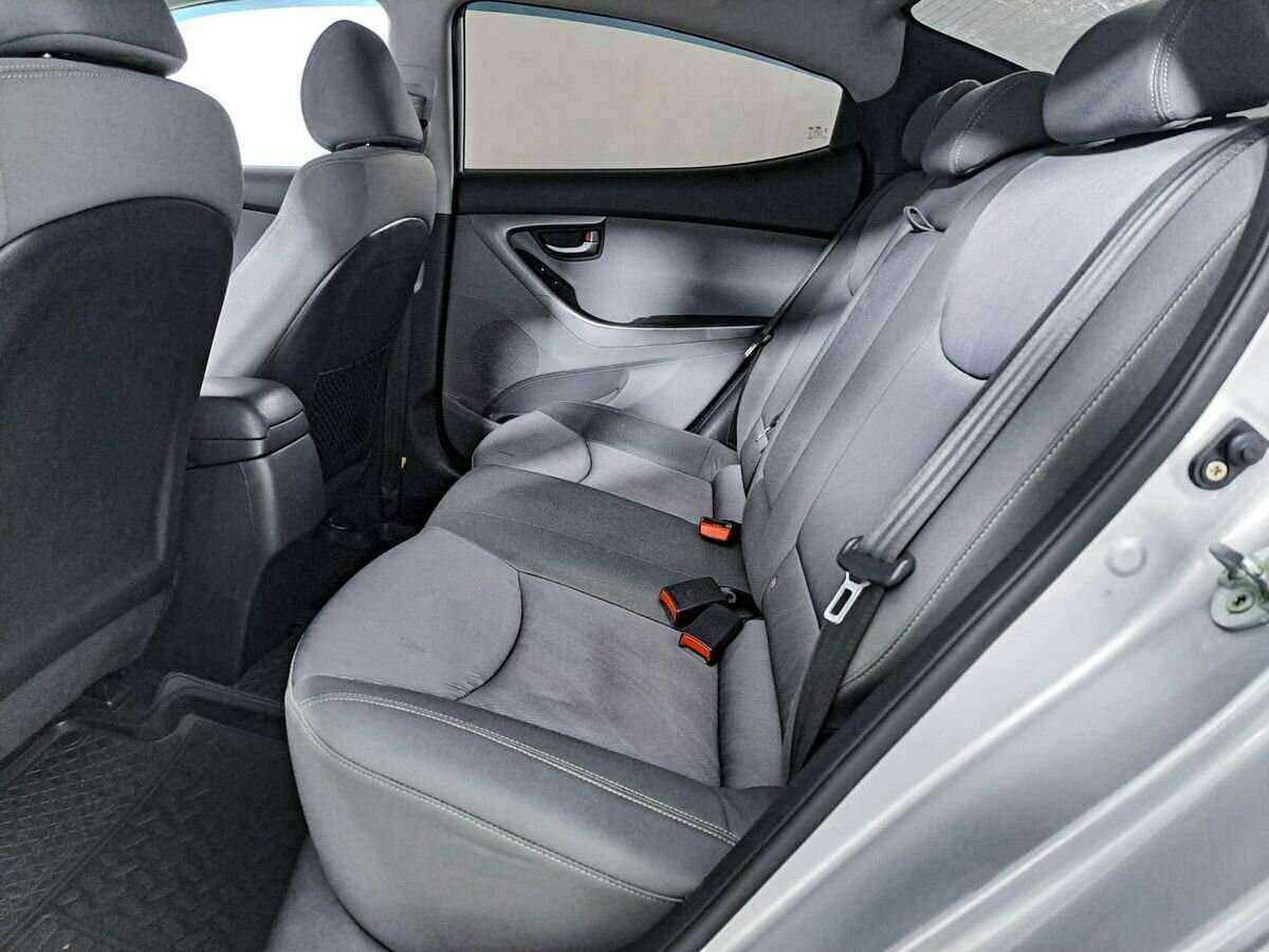 Hyundai Elantra 2015 года с пробегом. Фото: #9