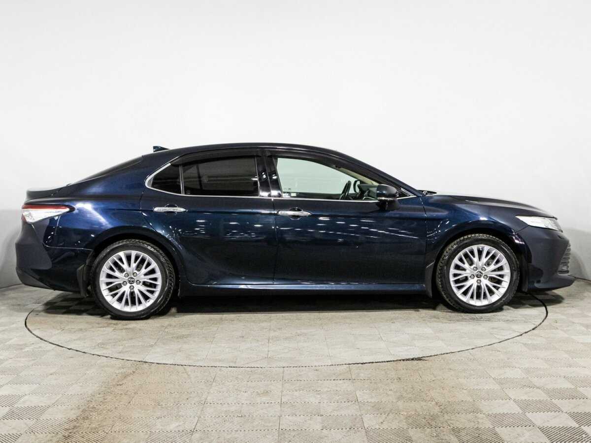 Toyota Camry 2018 года с пробегом. Фото: #3