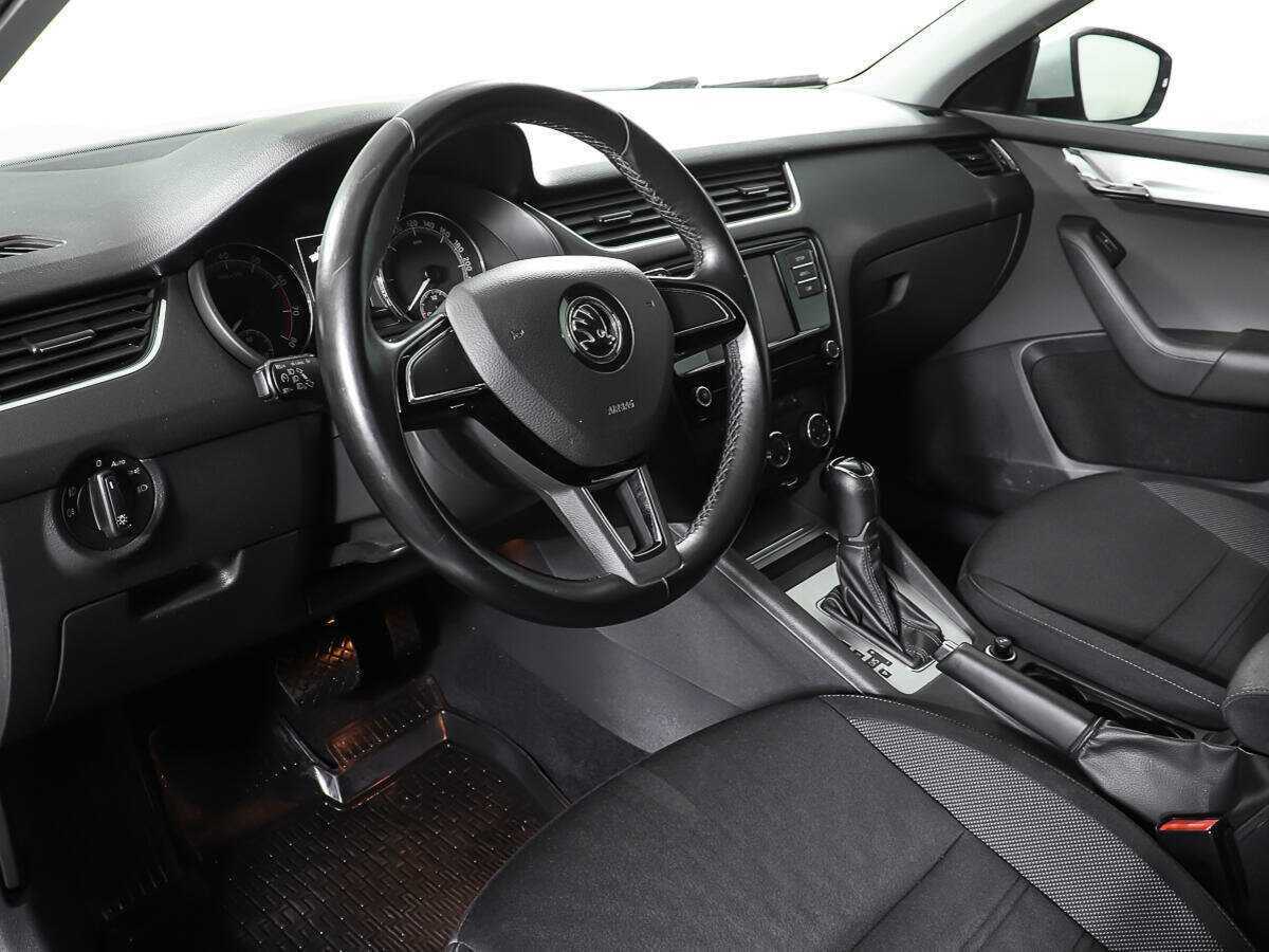 Skoda Octavia 2019 года с пробегом. Фото: #12