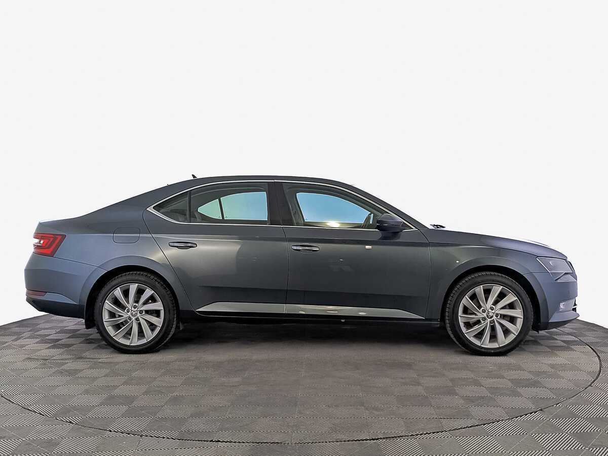 Skoda Superb 2018 года с пробегом. Фото: #3