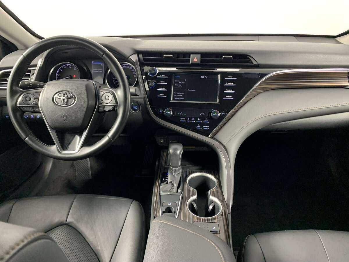 Toyota Camry 2019 года с пробегом. Фото: #9