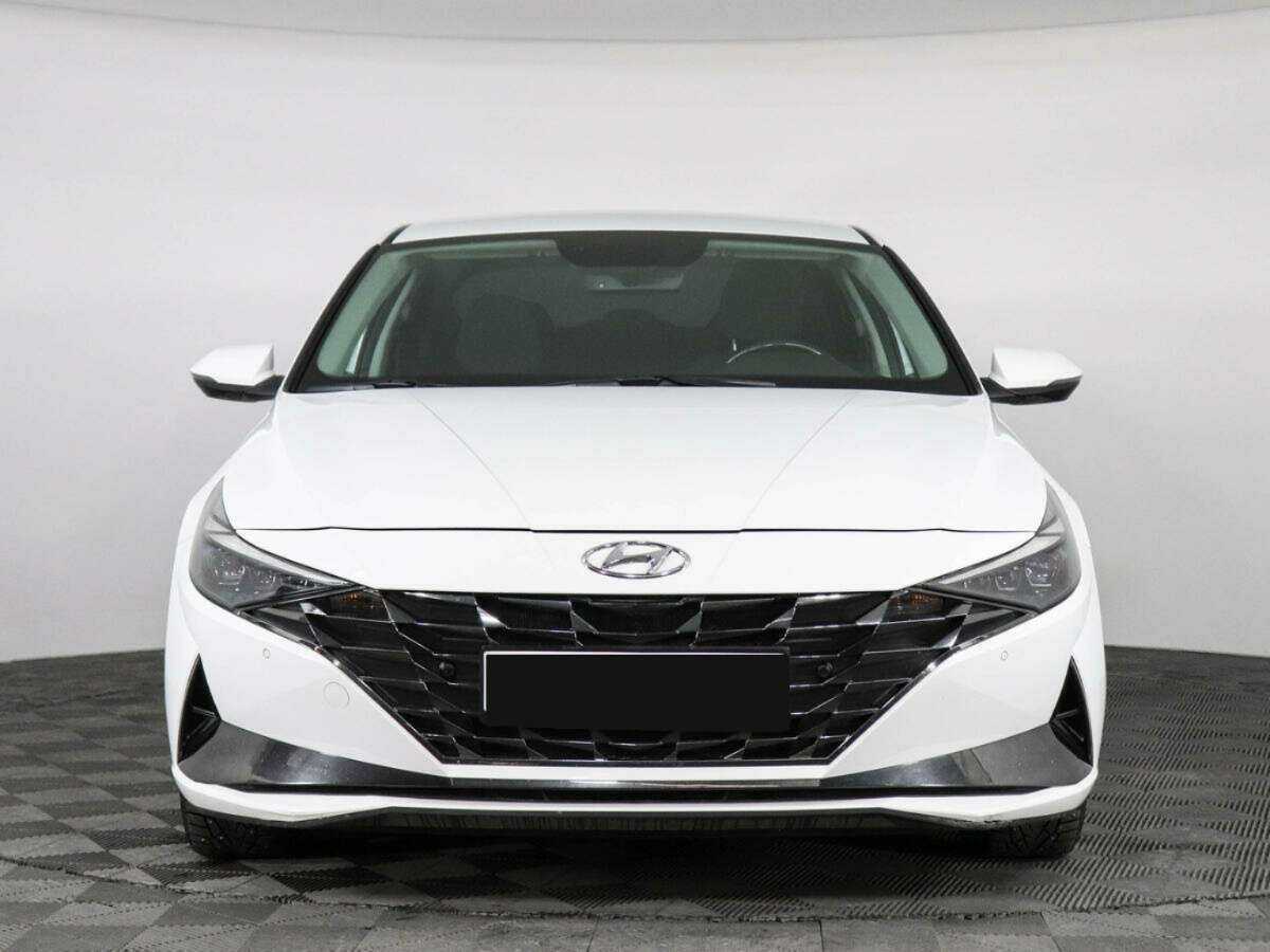 Hyundai Elantra 2021 года с пробегом. Фото: #1
