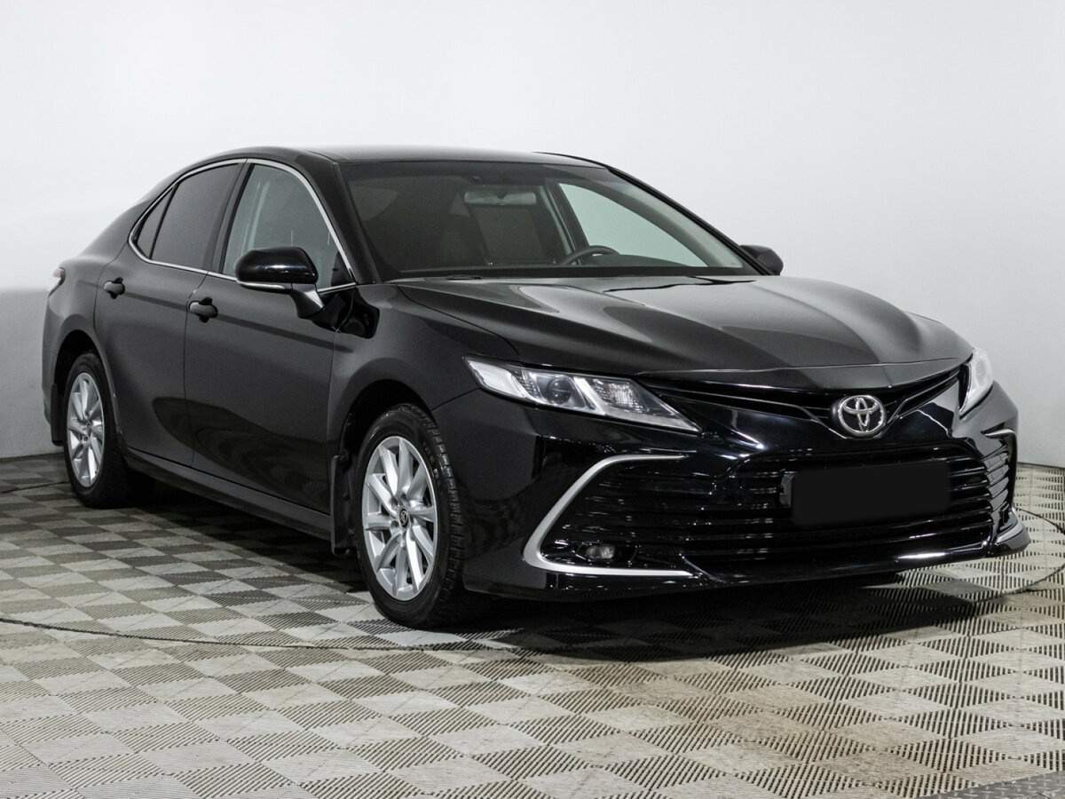 Toyota Camry 2021 года с пробегом. Фото: #2
