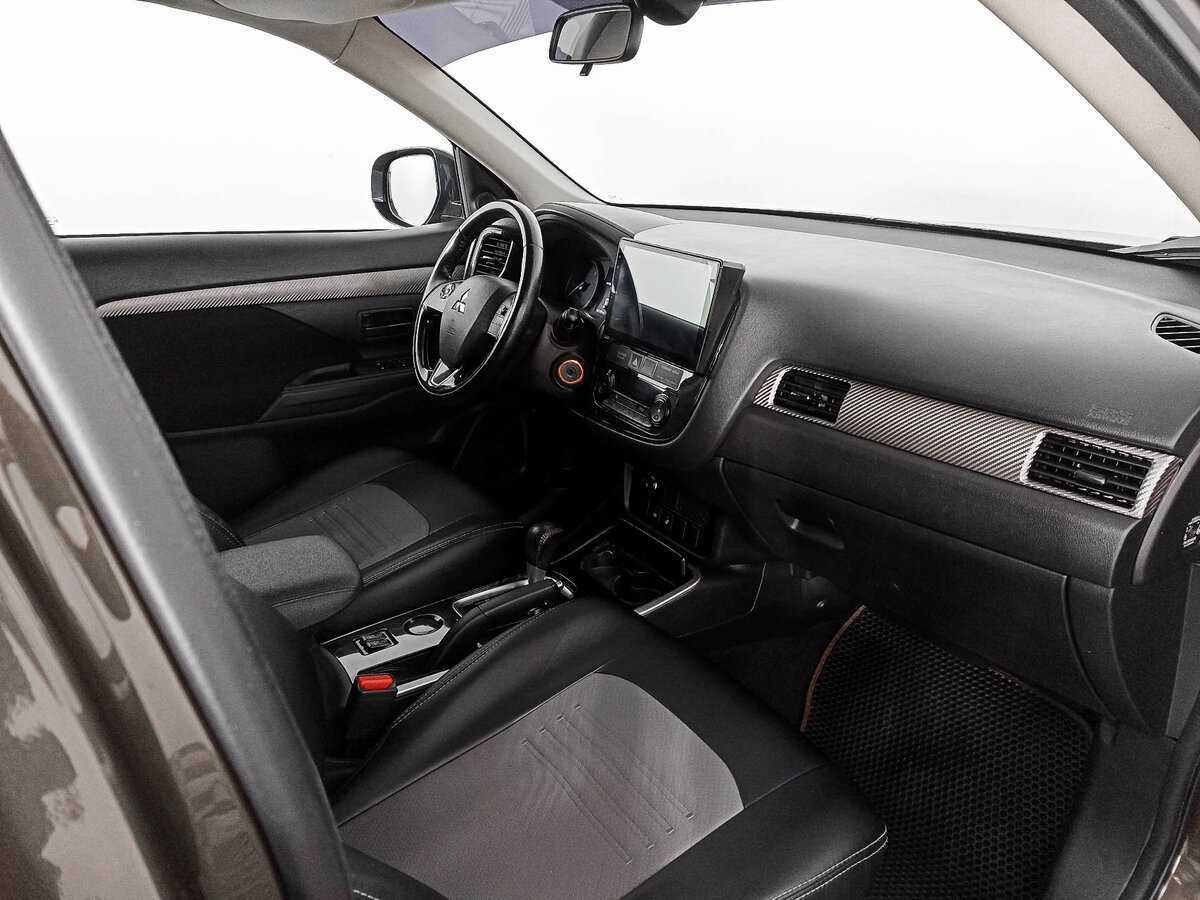 Mitsubishi Outlander 2018 года с пробегом. Фото: #9