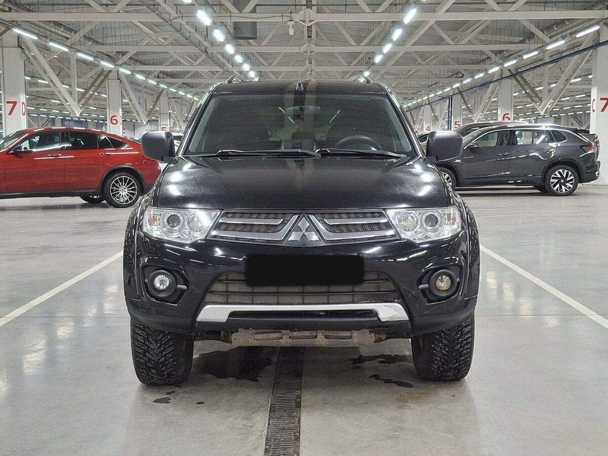 Mitsubishi Pajero Sport 2014 года с пробегом. Фото: #1