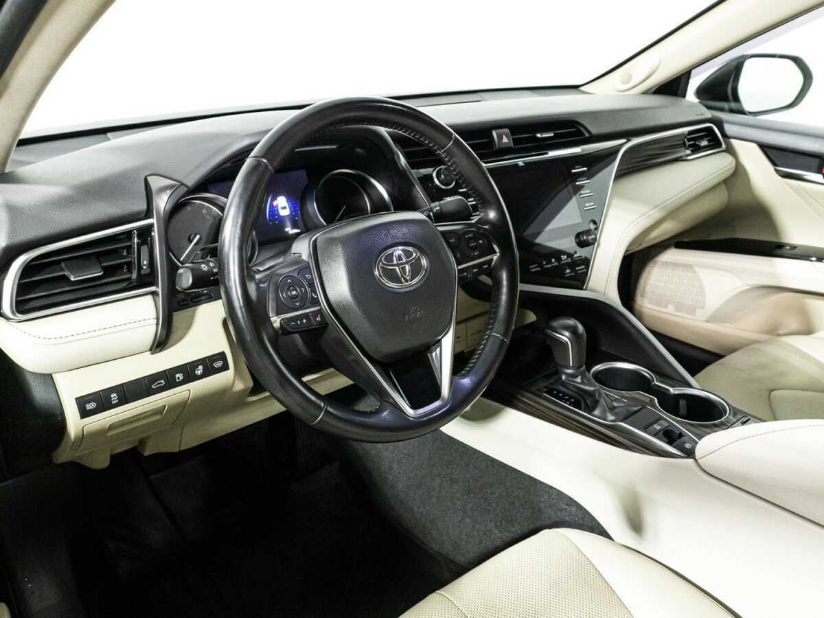 Toyota Camry 2018 года с пробегом. Фото: #10