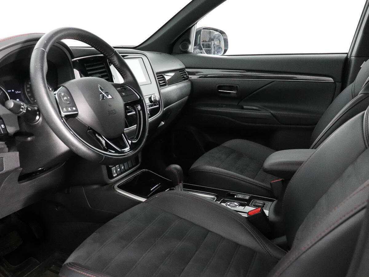 Mitsubishi Outlander 2021 года с пробегом. Фото: #10