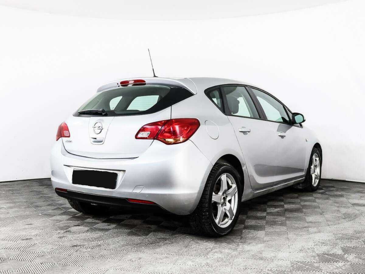 Opel Astra 2012 года с пробегом. Фото: #4