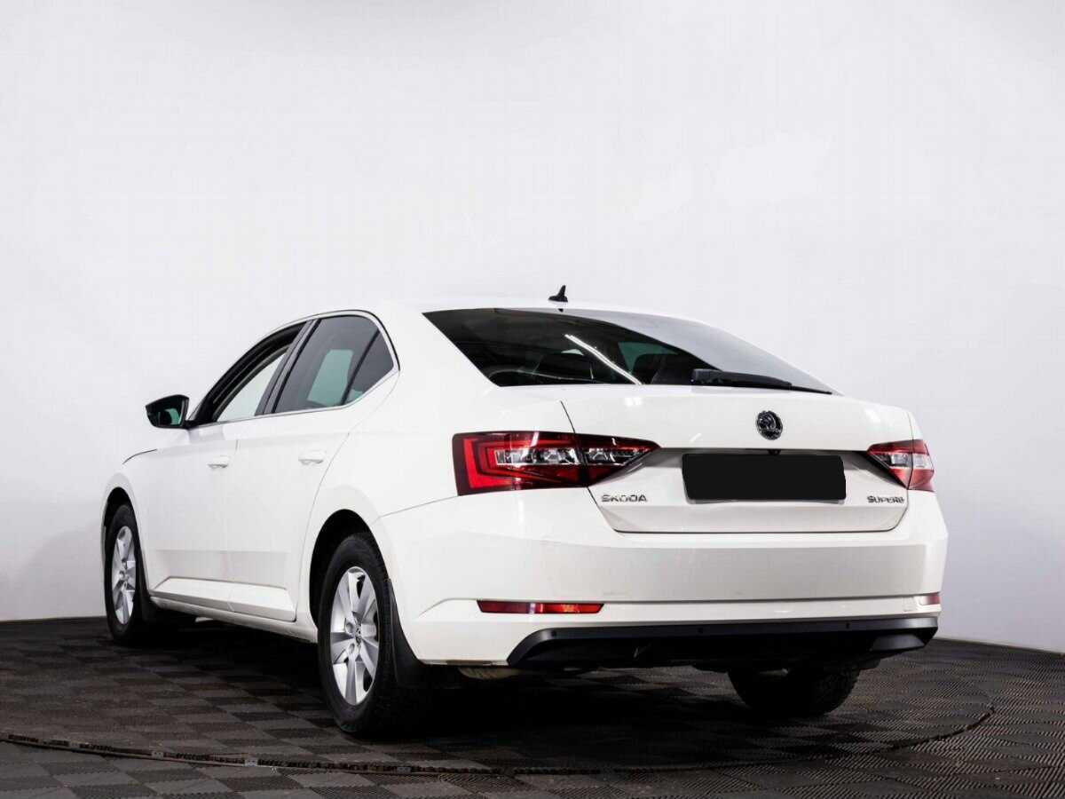 Skoda Superb 2016 года с пробегом. Фото: #3
