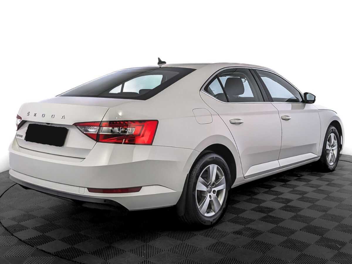 Skoda Superb 2021 года с пробегом. Фото: #4