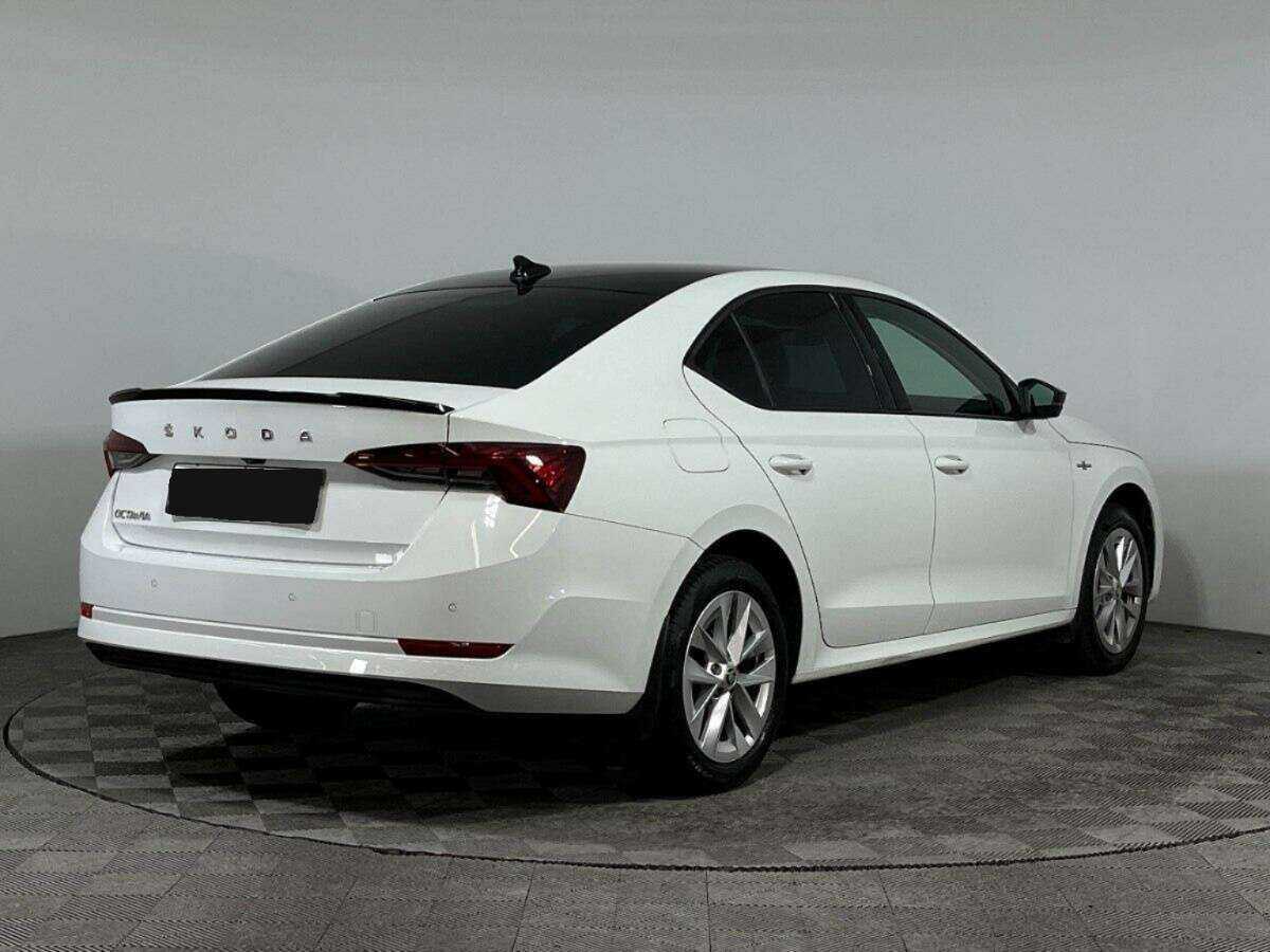 Skoda Octavia 2021 года с пробегом. Фото: #3