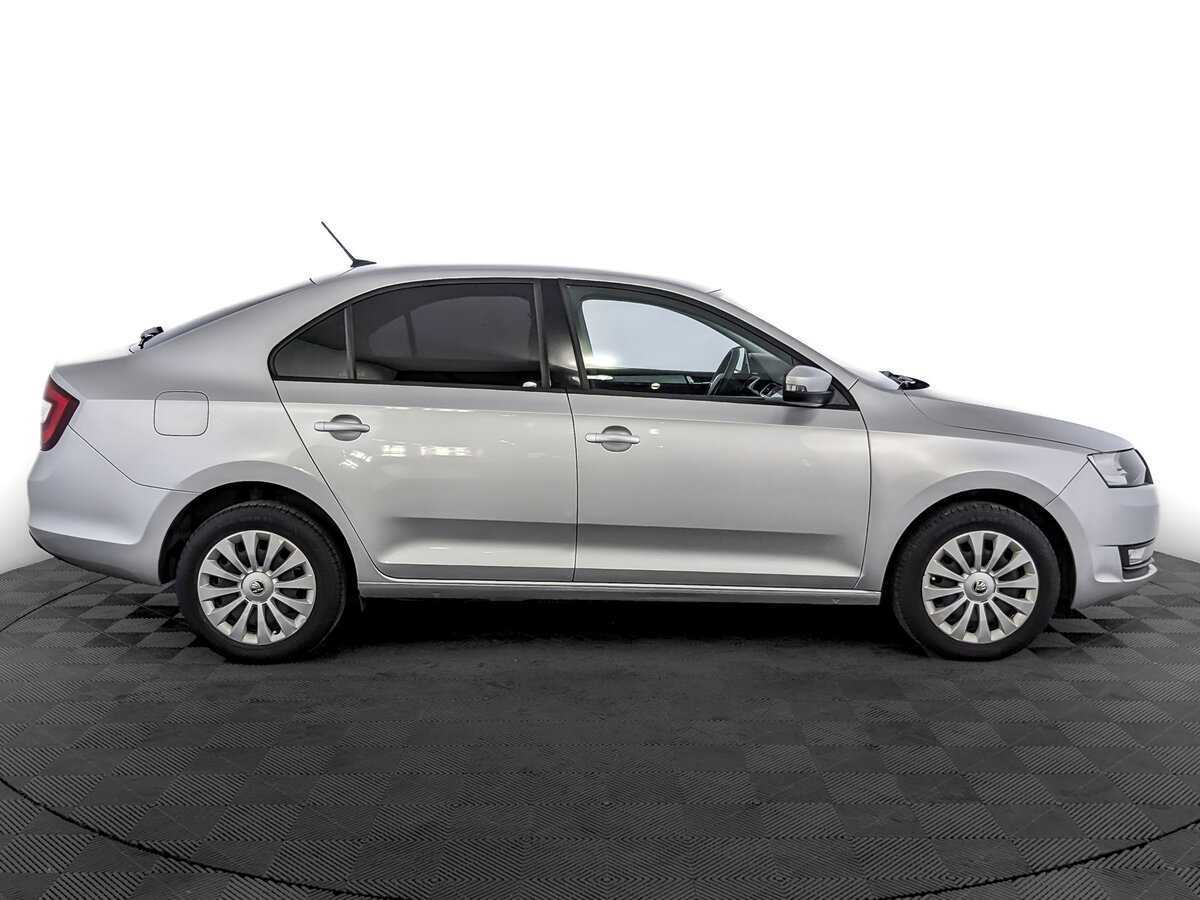 Skoda Rapid 2018 года с пробегом. Фото: #3